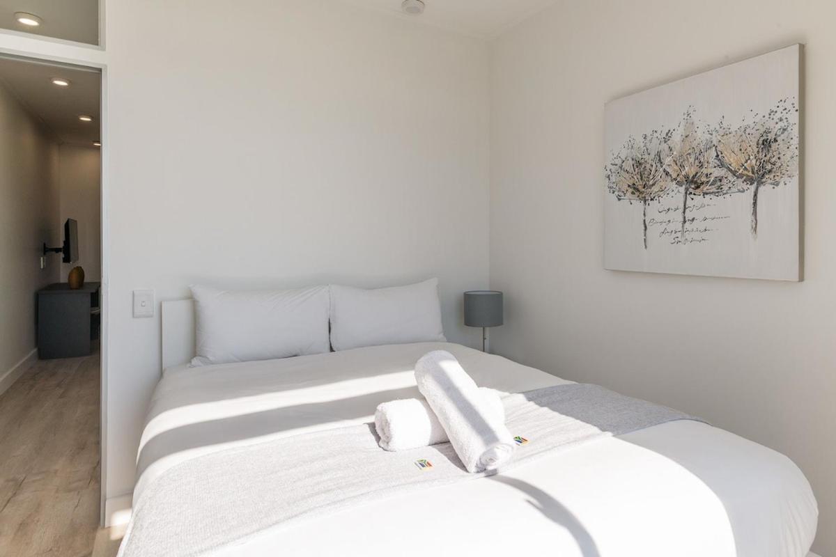 Artistic Escape In Woodstock: Mountain Views Pool Appartement